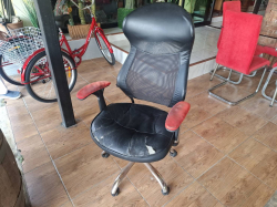 An Office chairs some cracking