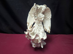 An lenox Ceramic Angel of peace immaculate condition 